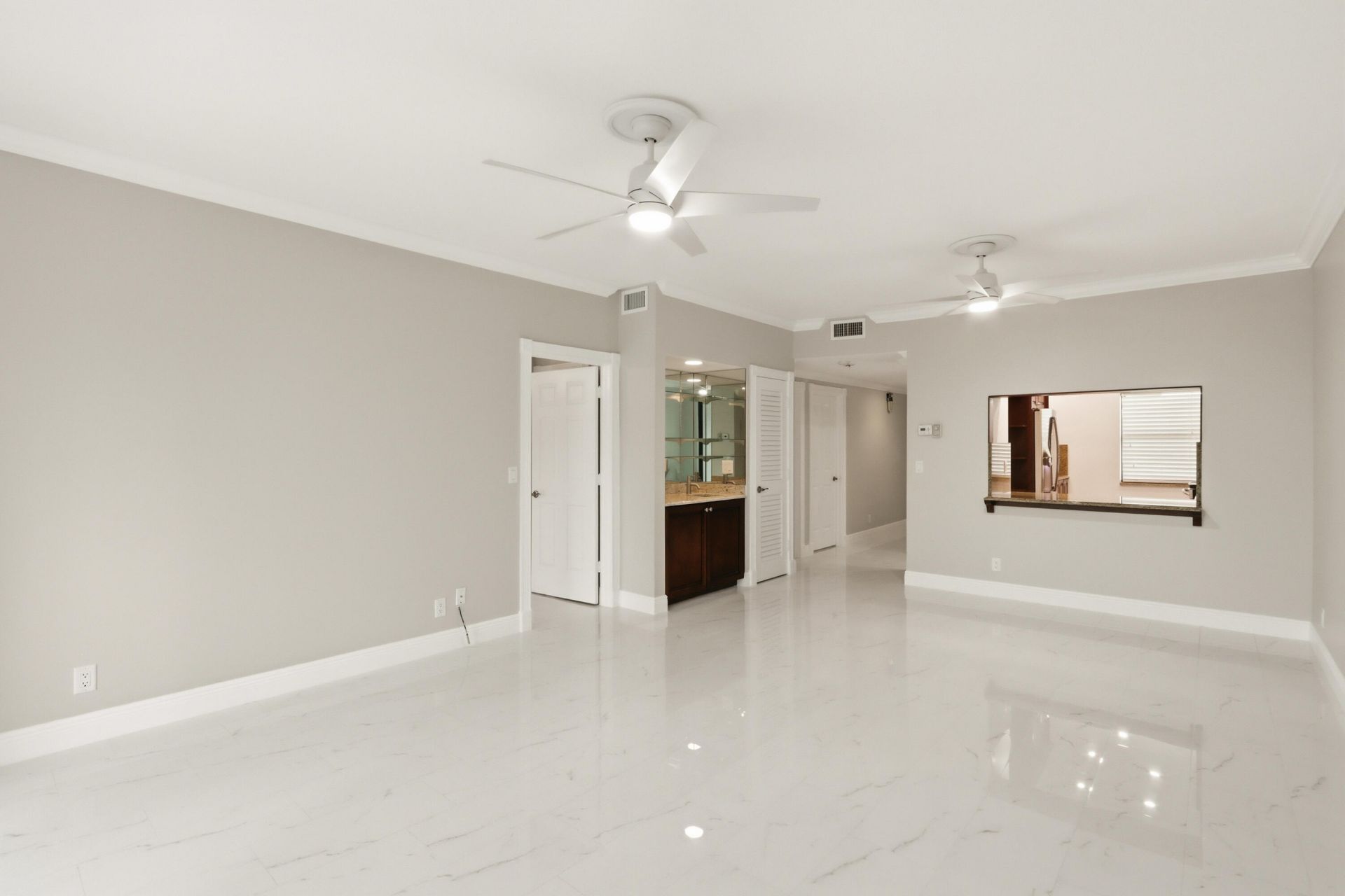 220 Lake Drive, Unit 206, Palm Beach Shores, FL 33404 Photo
