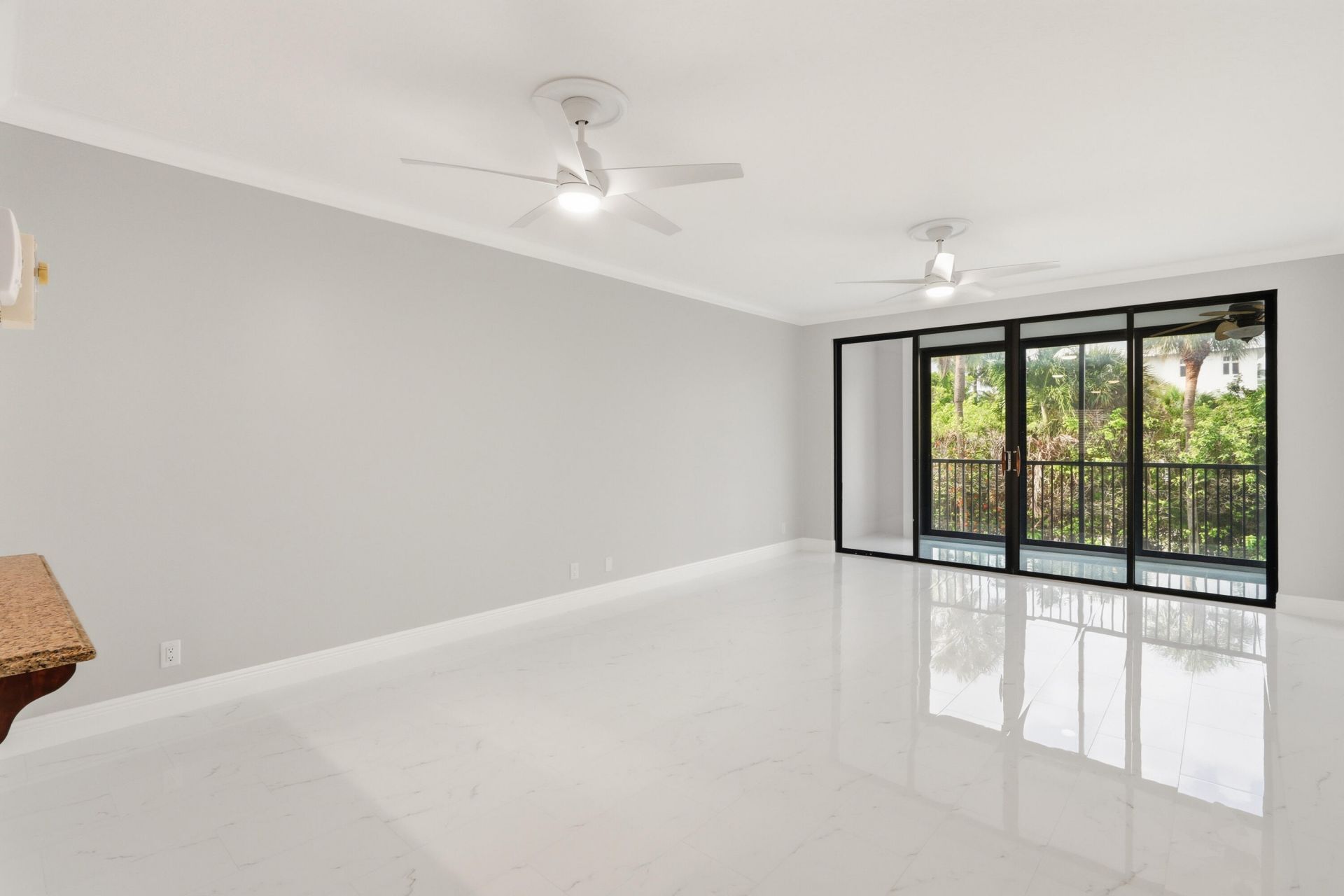 220 Lake Drive, Unit 206, Palm Beach Shores, FL 33404 Photo