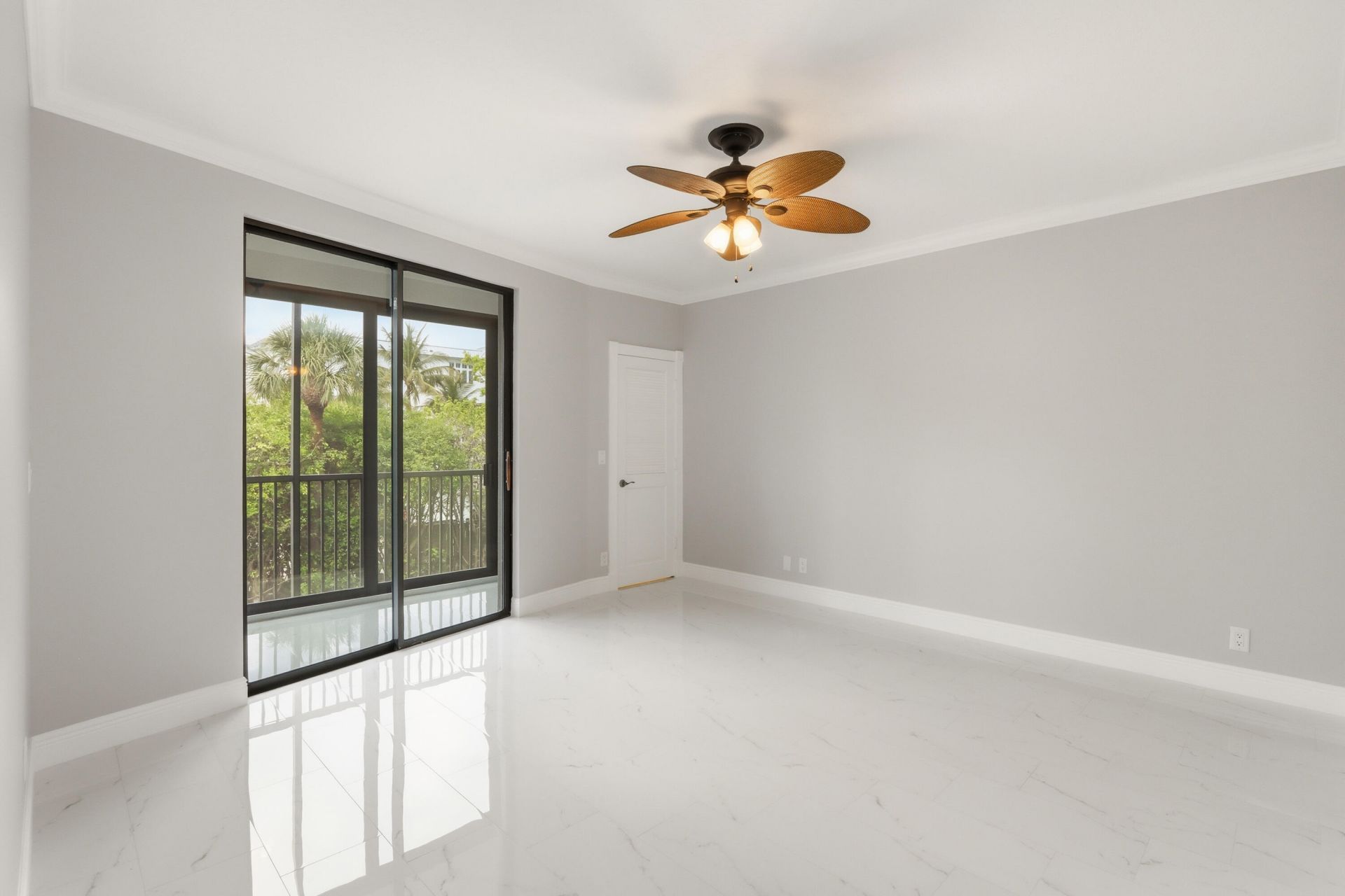 220 Lake Drive, Unit 206, Palm Beach Shores, FL 33404 Photo