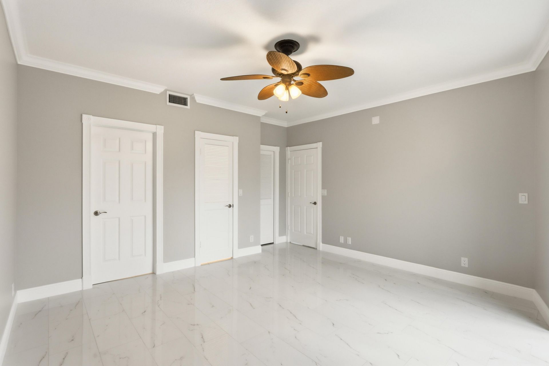 220 Lake Drive, Unit 206, Palm Beach Shores, FL 33404 Photo