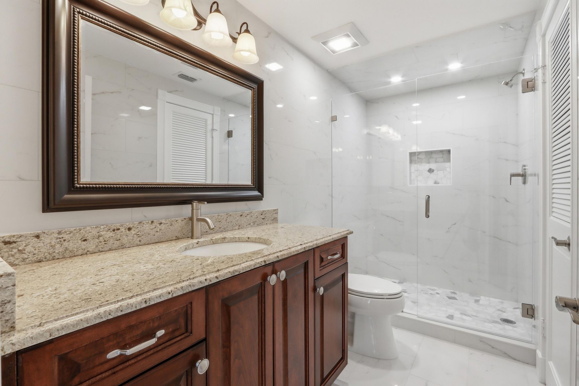 220 Lake Drive, Unit 206, Palm Beach Shores, FL 33404 Photo