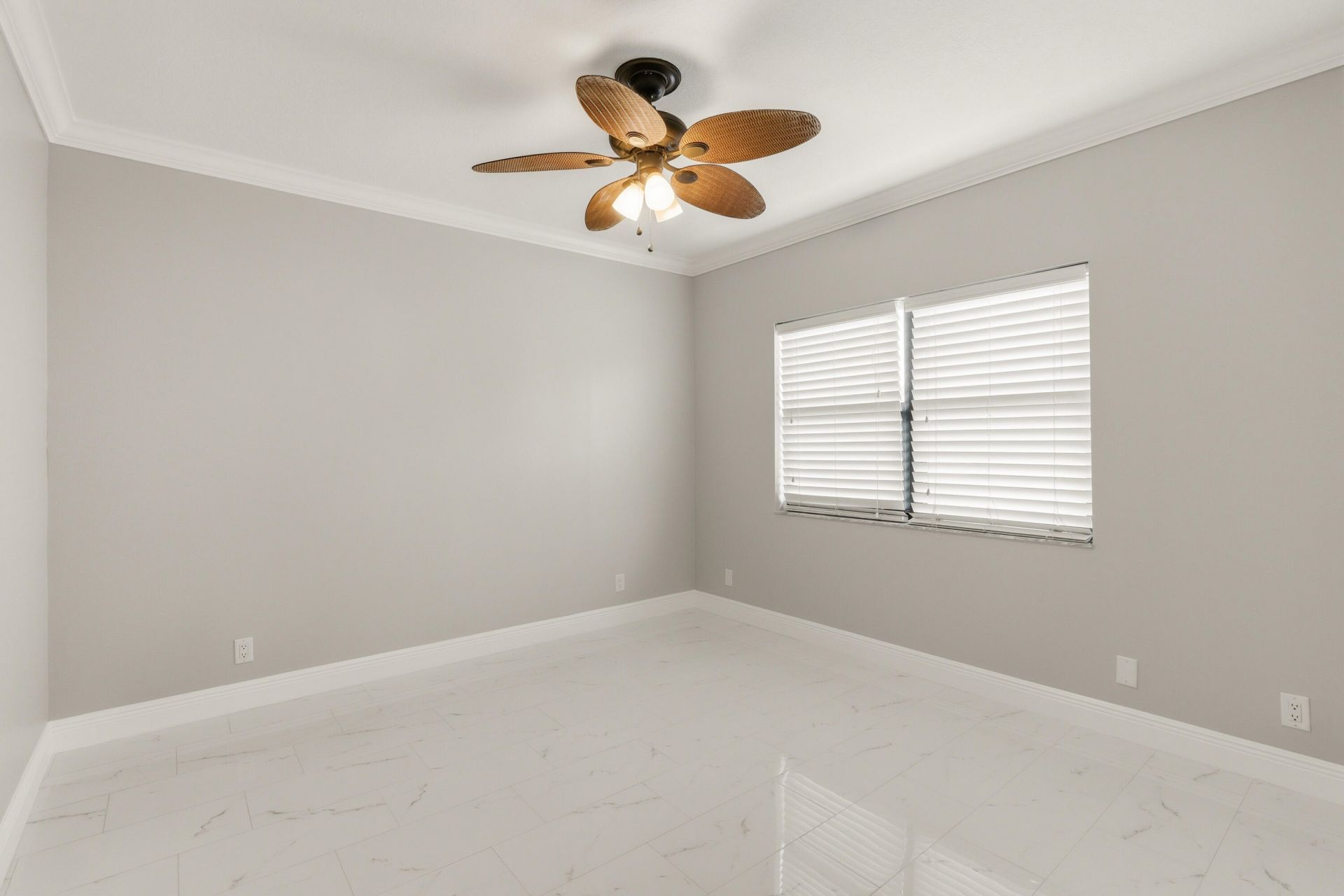 220 Lake Drive, Unit 206, Palm Beach Shores, FL 33404 Photo