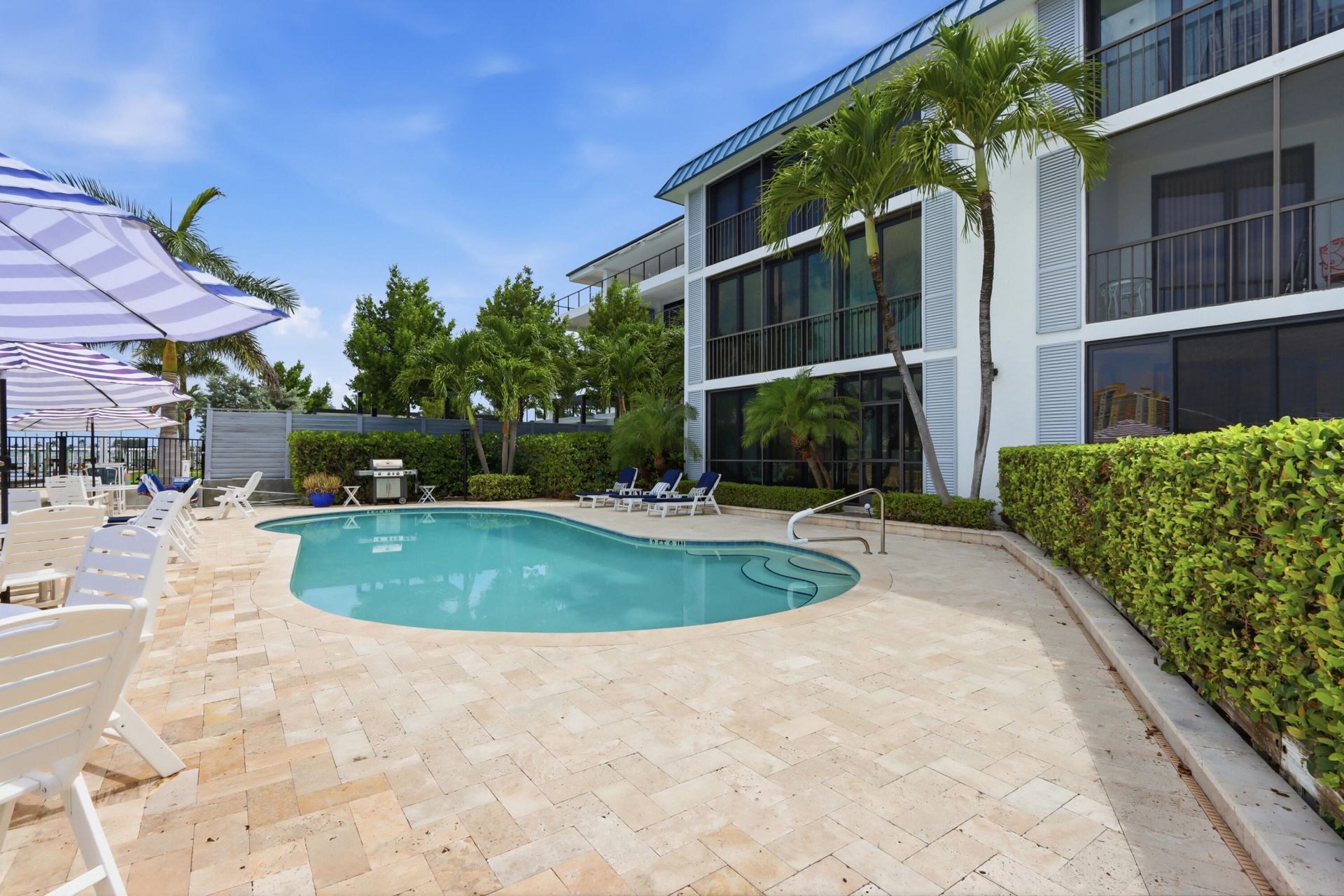 220 Lake Drive, Unit 206, Palm Beach Shores, FL 33404 Photo