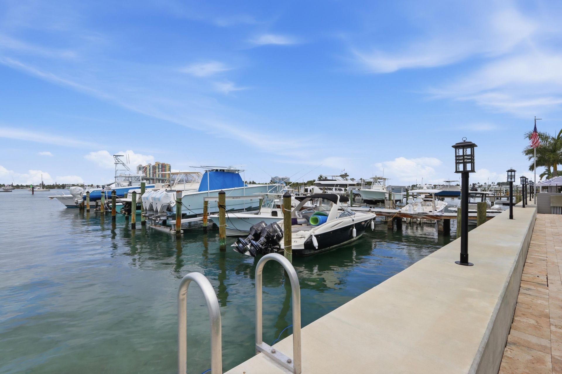 220 Lake Drive, Unit 206, Palm Beach Shores, FL 33404 Photo