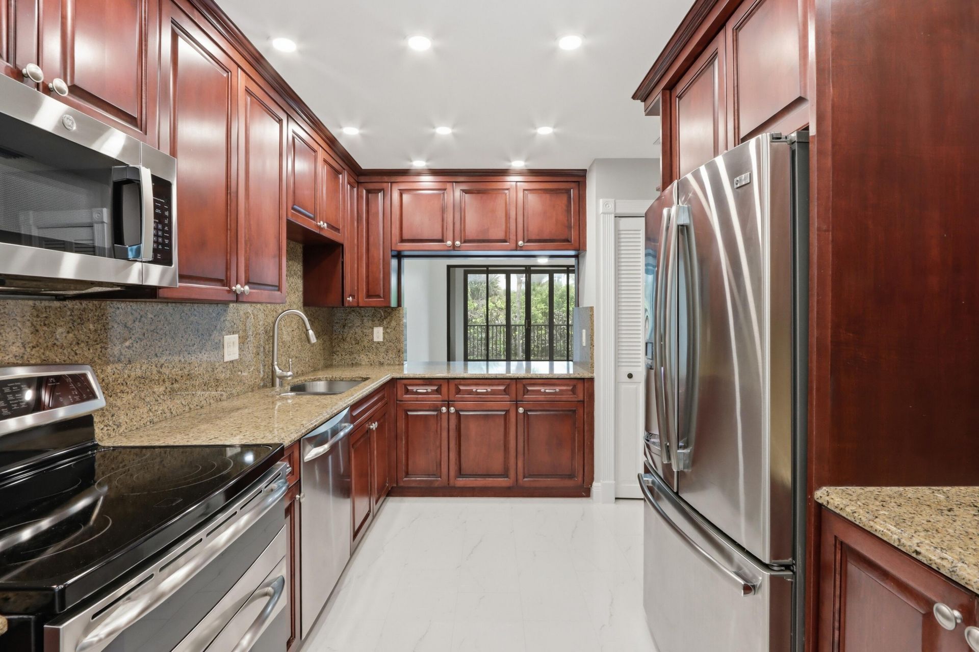 220 Lake Drive, Unit 206, Palm Beach Shores, FL 33404 Photo