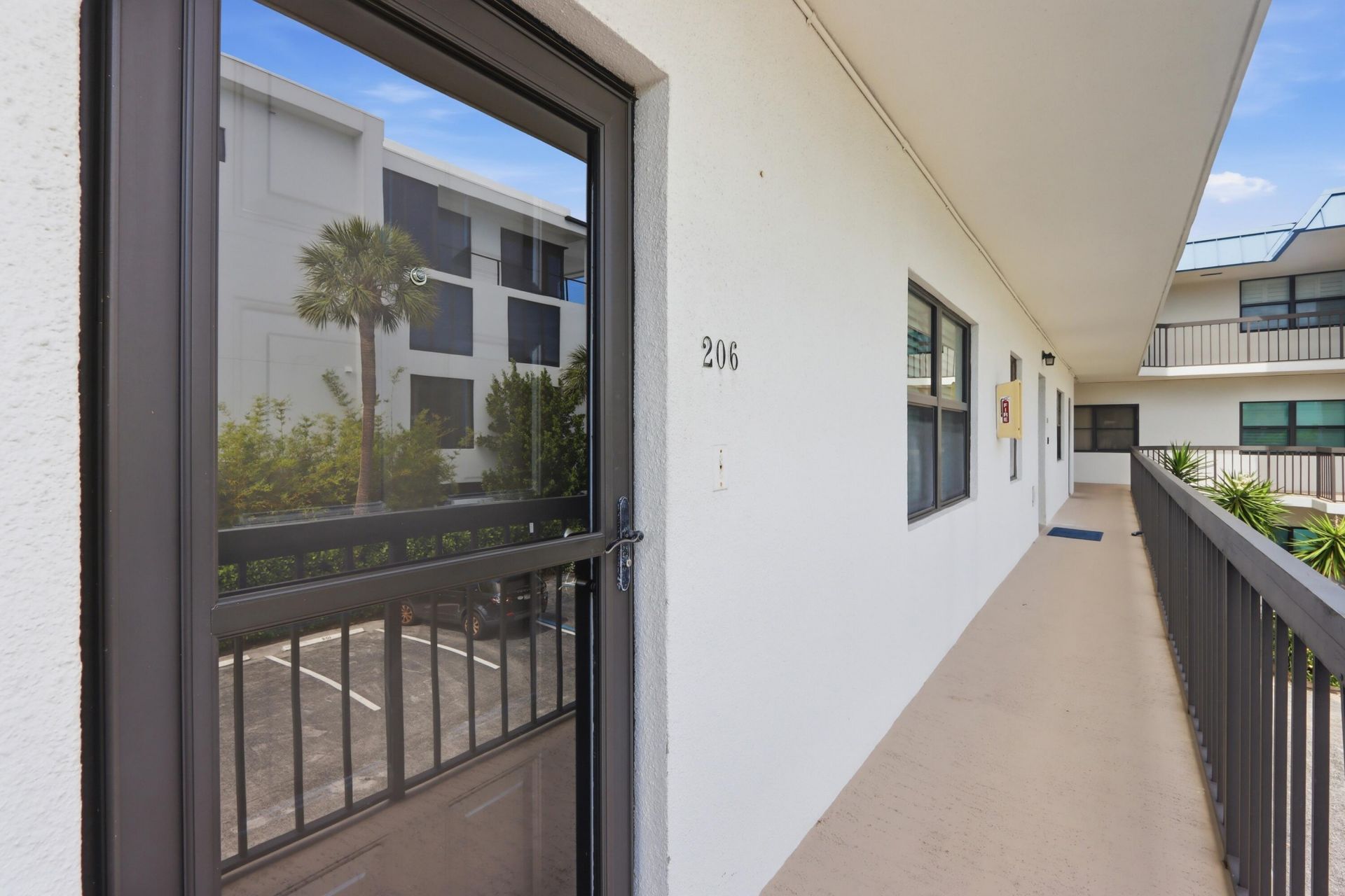 220 Lake Drive, Unit 206, Palm Beach Shores, FL 33404 Photo