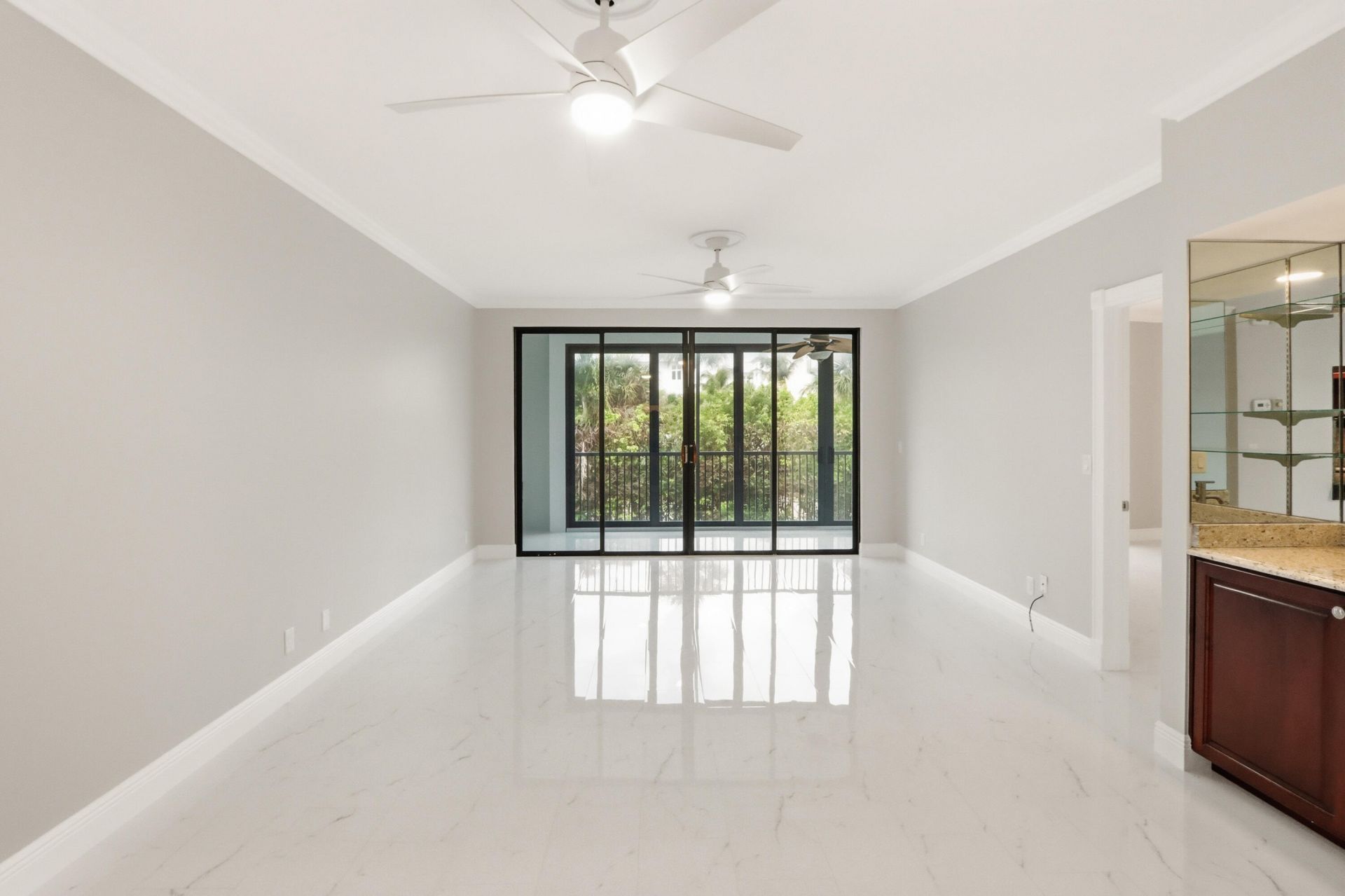 220 Lake Drive, Unit 206, Palm Beach Shores, FL 33404 Photo