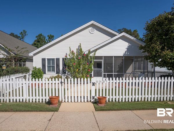 952 Edwards Avenue, Fairhope, AL 36532