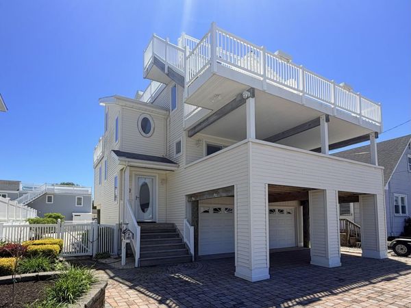 212 N Barnegat Avenue, Surf City, NJ 08008