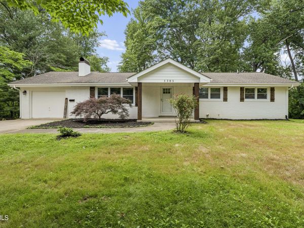 1303 Peterson Place, Johnson City, TN 37601
