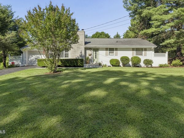 1320 Lynnwood Drive, Johnson City, TN 37601