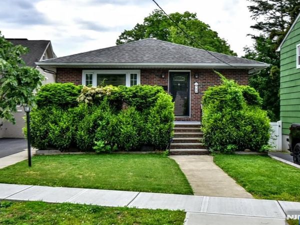 88 Woodland Avenue, RUTHERFORD, NJ 07070