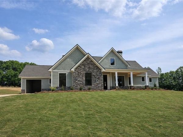 105 Maney Drive , Statham, GA 30666