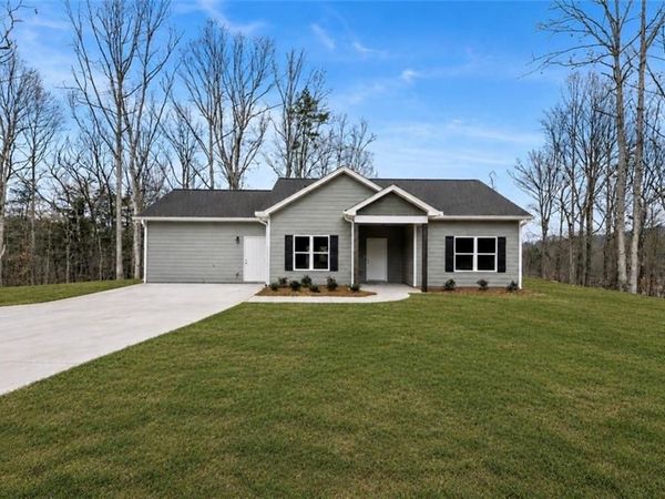 51 Hawks Ridge Court , Cleveland, GA 30528