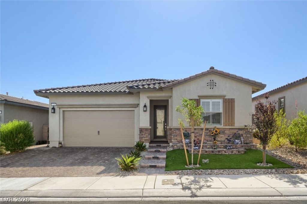 724 Dowland Street , Henderson, NV 89011