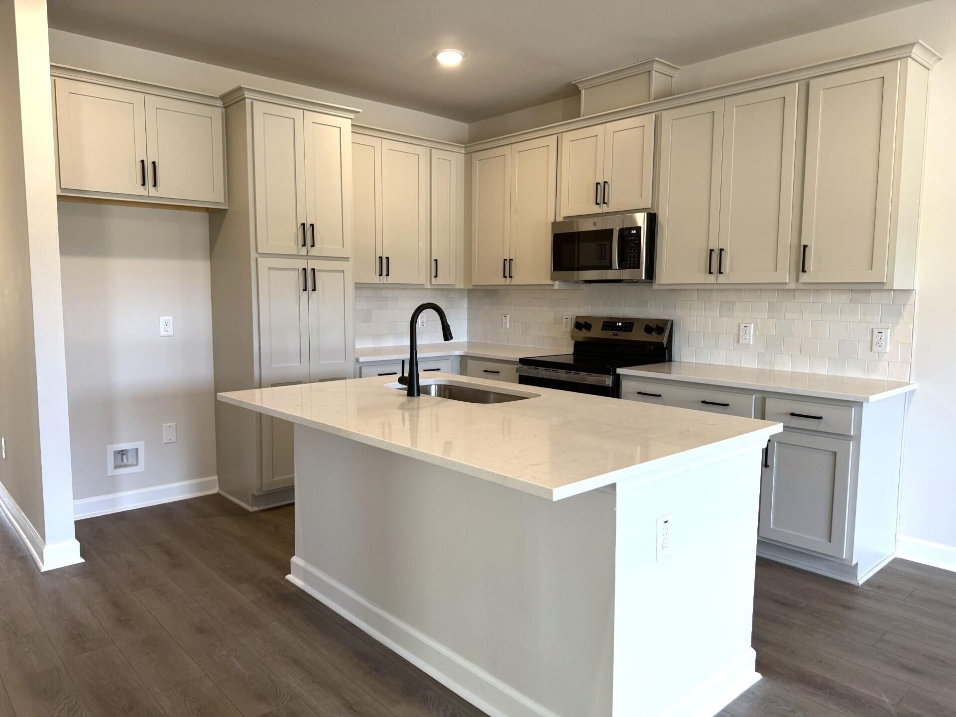 5089 Blackberry Lane Photo 10