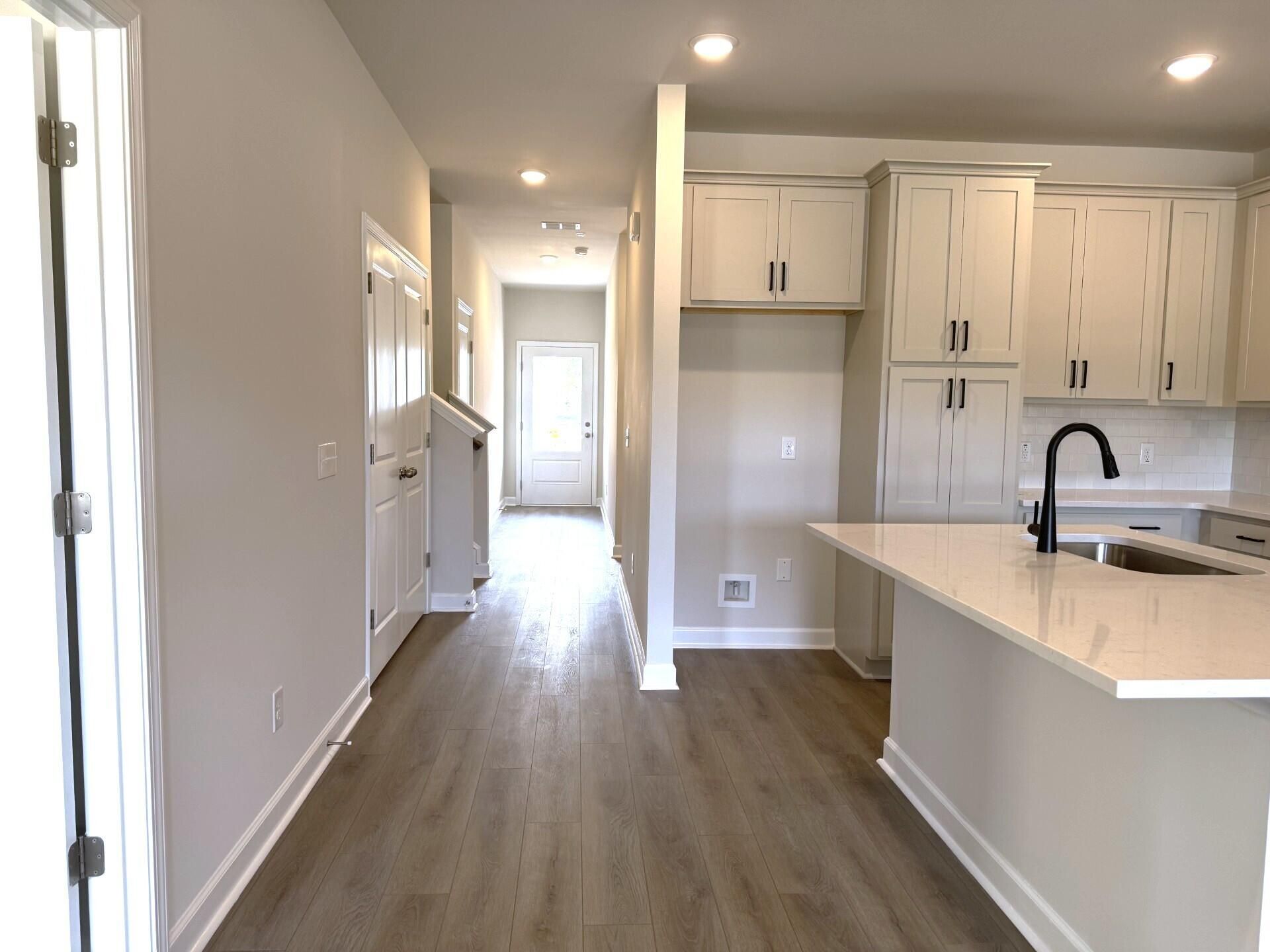 5089 Blackberry Lane Photo 4