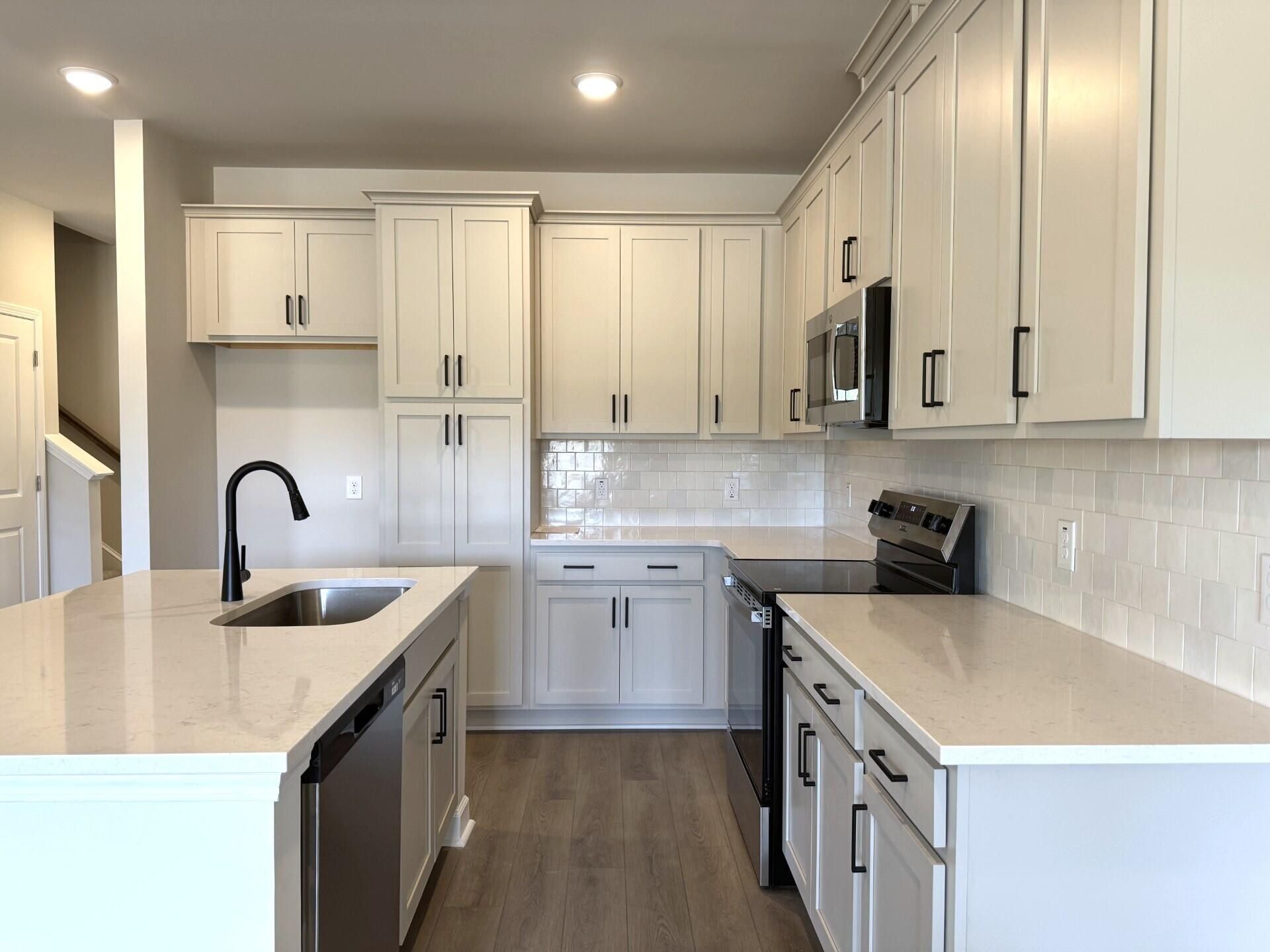 5089 Blackberry Lane Photo 9