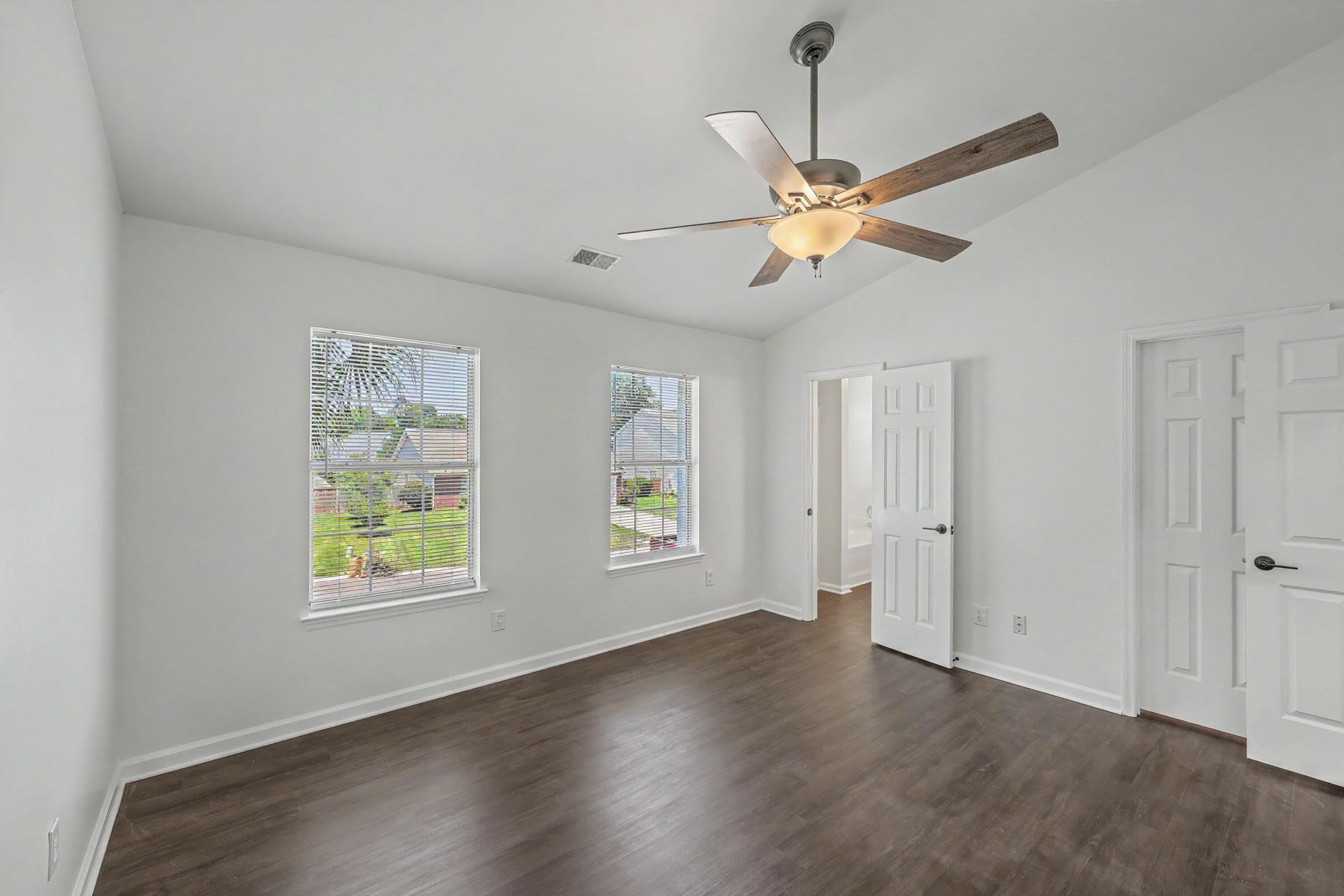 118 Remington Drive Photo 10