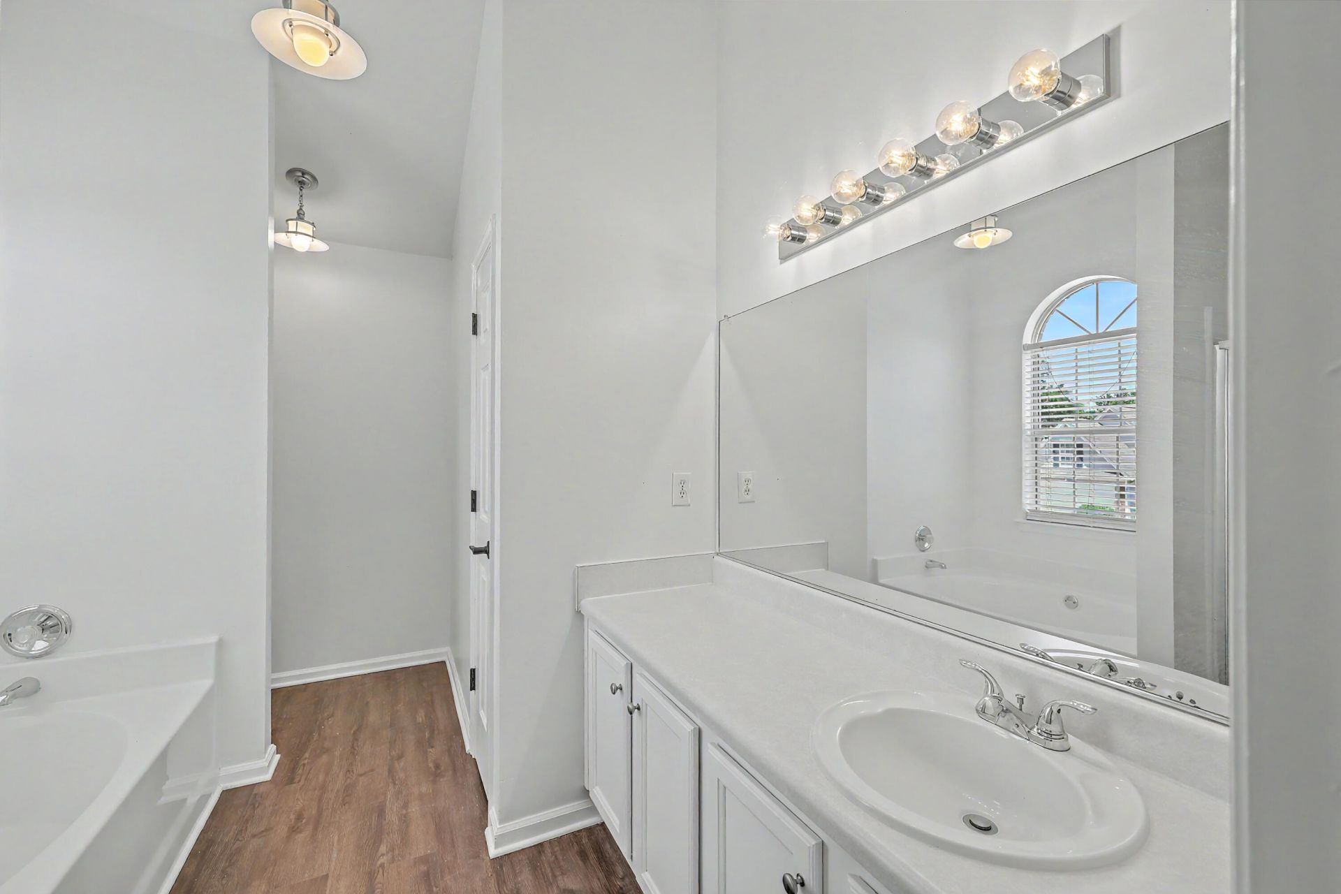 118 Remington Drive Photo 12