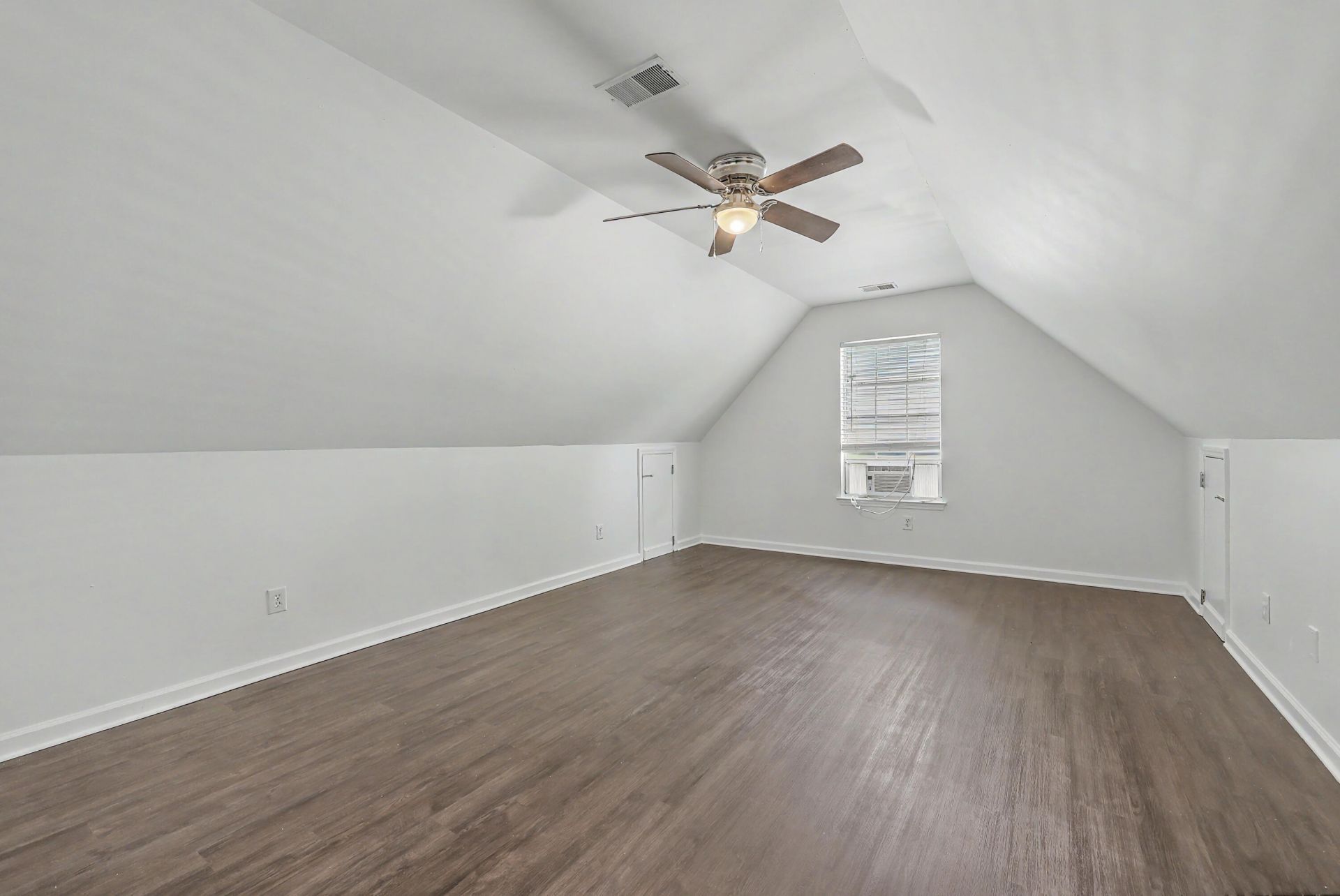 118 Remington Drive Photo 13