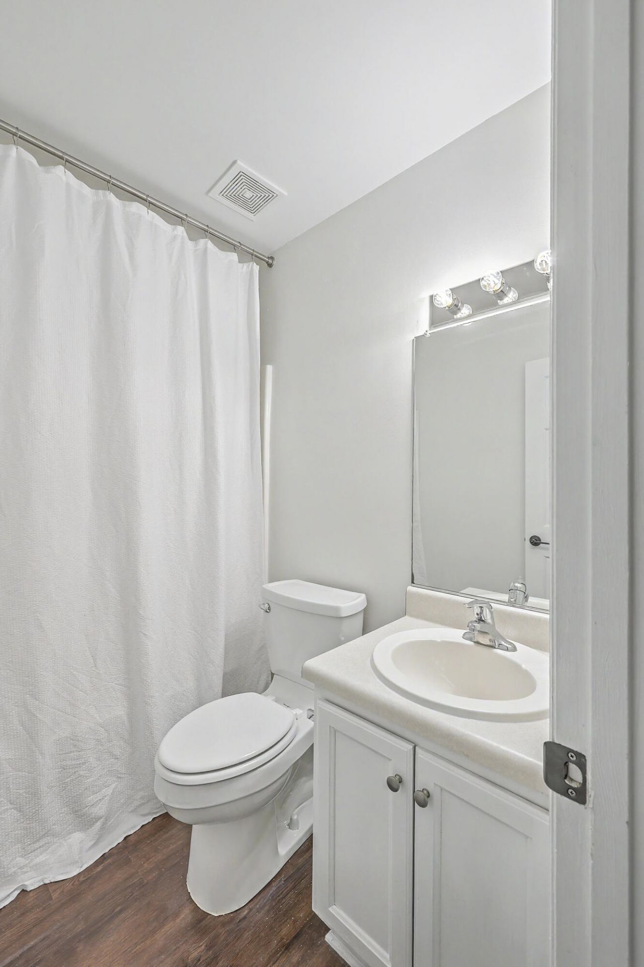 118 Remington Drive Photo 15