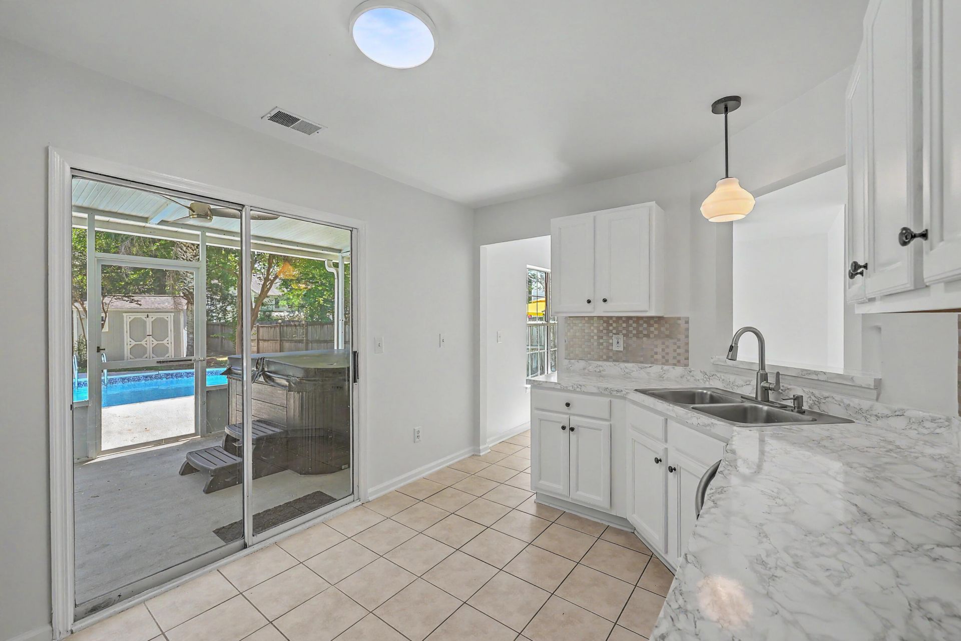 118 Remington Drive Photo 5