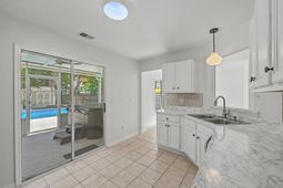 118 Remington Drive photo 4