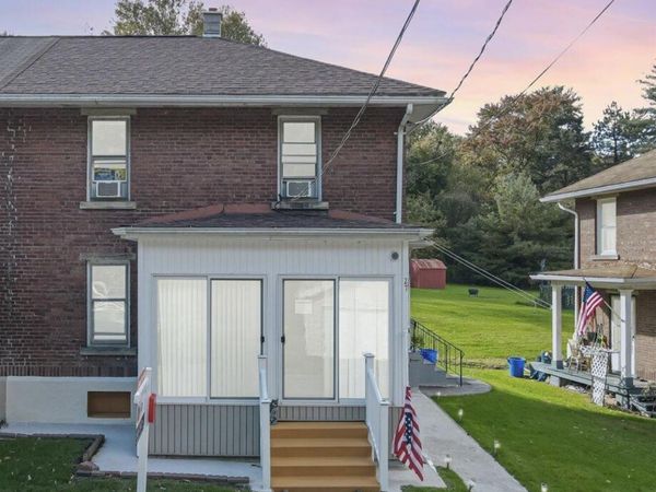 27 Loomis Road, Wilkes-Barre, PA 18706