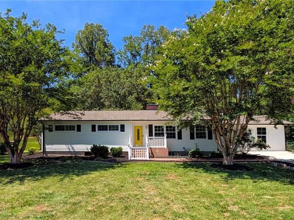 126 Mayfair Drive , Winston-Salem, NC 27105