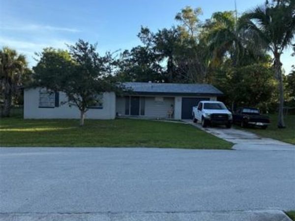 1839 Passaic AVE , FORT MYERS, FL 33901