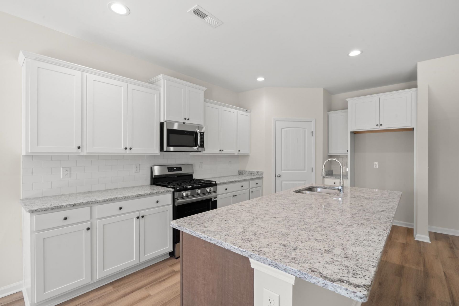 156 Stillbrook Dr.  Photo 5