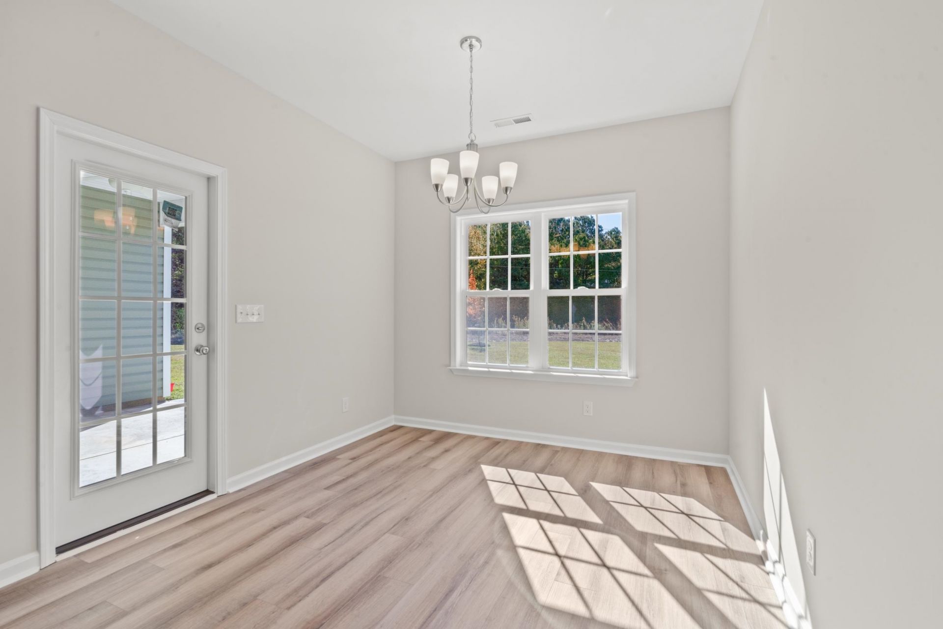 156 Stillbrook Dr.  Photo 6