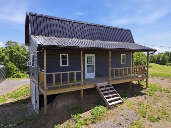 100 Scott Road , New Matamoras, OH 45767