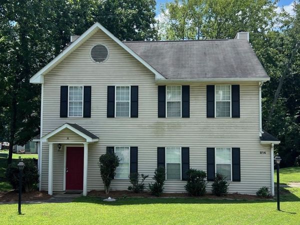814 Selwyn Oaks Court , Charlotte, NC 28209