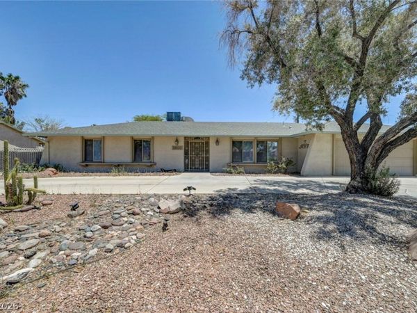 1900 Stonehaven Drive, Las Vegas, NV 89108
