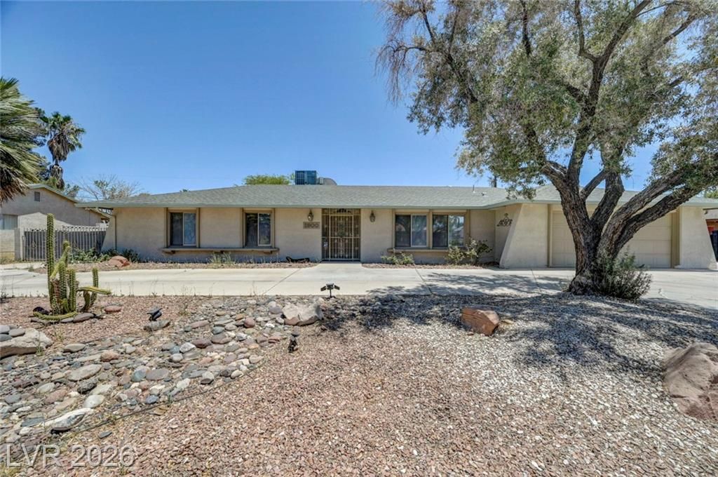 1900 Stonehaven Drive, Las Vegas, NV 89108 Main Photo