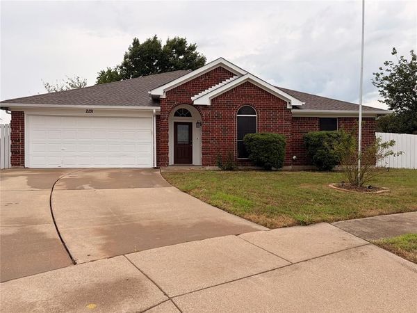 2131 Post Wood Lane, Arlington, TX 76018