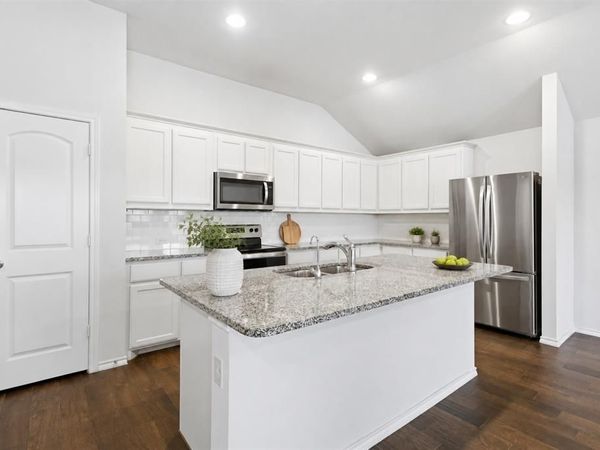 1016 Eastland Lane, Aubrey, TX 76227