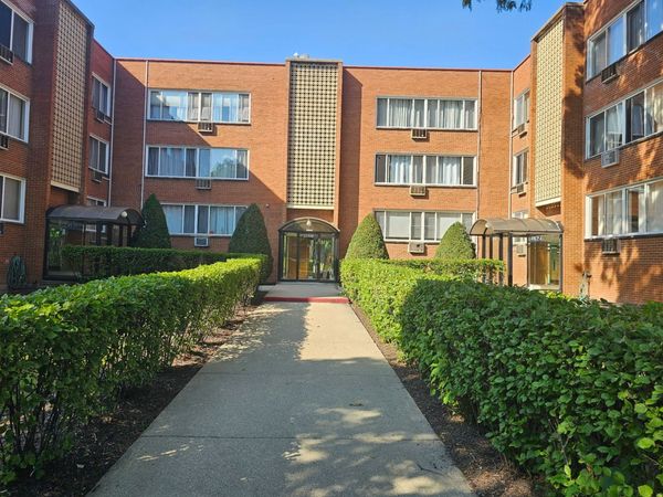 Unit 1E, Skokie, IL 60076