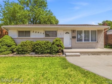 22913 Masonic Boulevard, St. Clair Shores, MI 48082