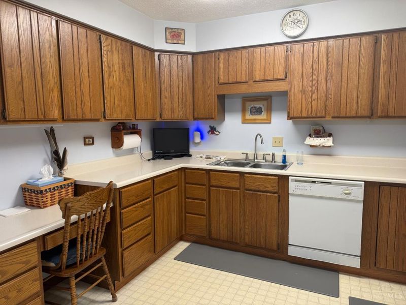 5756 Forge Bridge Drive, West Chester, OH 45069 Photo 4