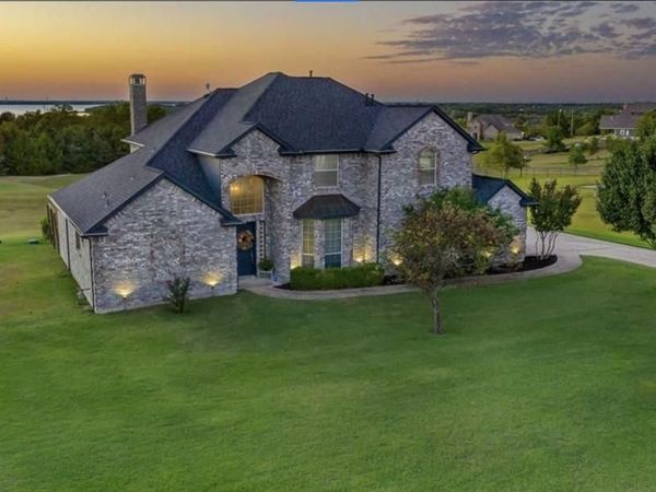930 Lakeridge Drive , Lavon, TX 75166