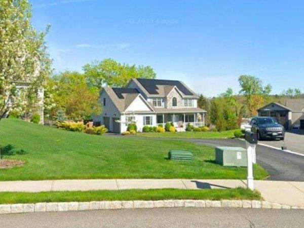 5 Gleneagles Court , Monroe, NY 10950