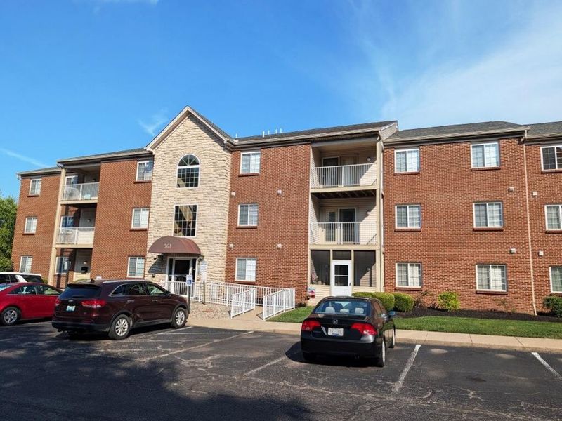 561 Napa Valley Lane, Unit 10, Fort Mitchell, KY 41017 Photo 2