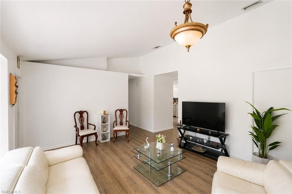 130 Jung Blvd W, Naples, FL 34120 Photo