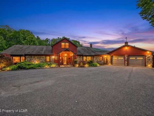 490 W County Road, Sugarloaf, PA 18249