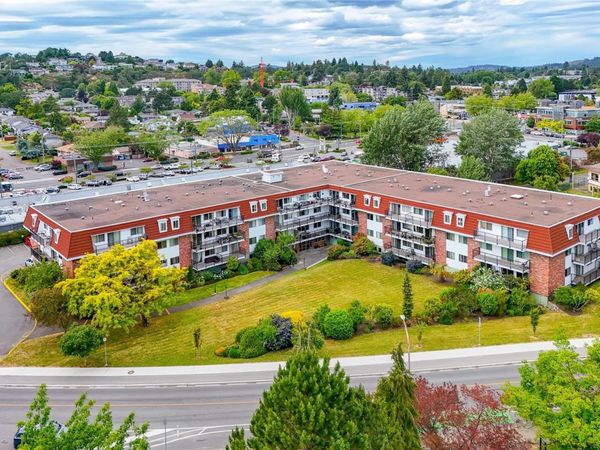 1680 Poplar Ave, Unit #110, Saanich, BC V8P 4K7