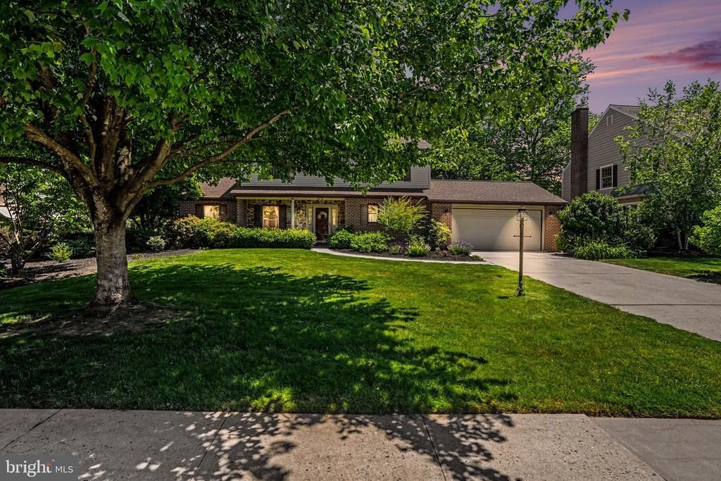 1204 FLEETWOOD DRIVE , CARLISLE, PA 17013