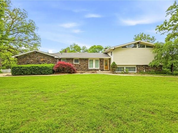 5740 E CATALPA Street, Springfield, MO 65809